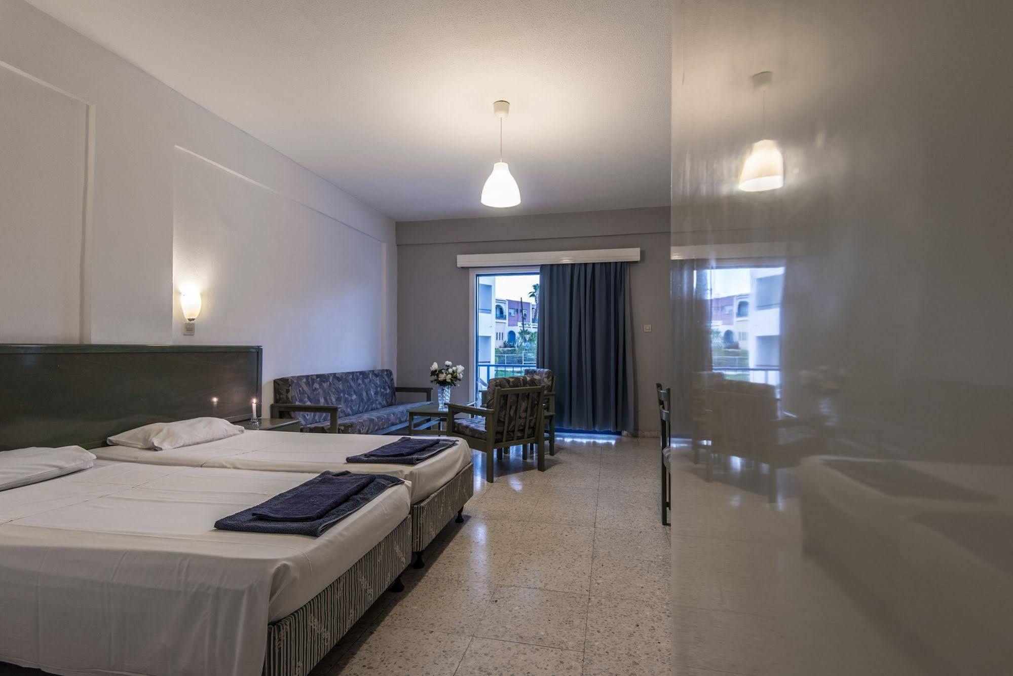 Cordelia Hotel Apartments 아이아 나파 외부 사진