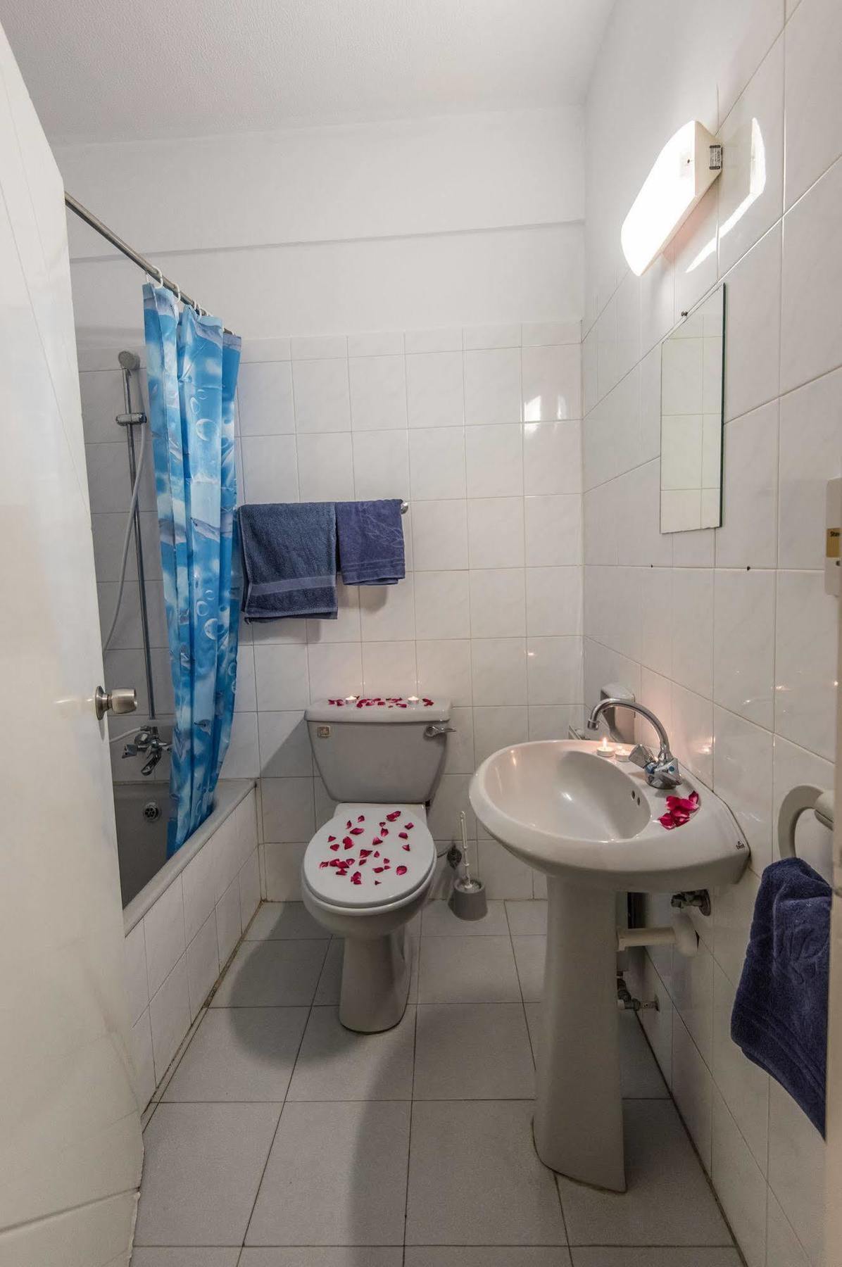 Cordelia Hotel Apartments 아이아 나파 외부 사진