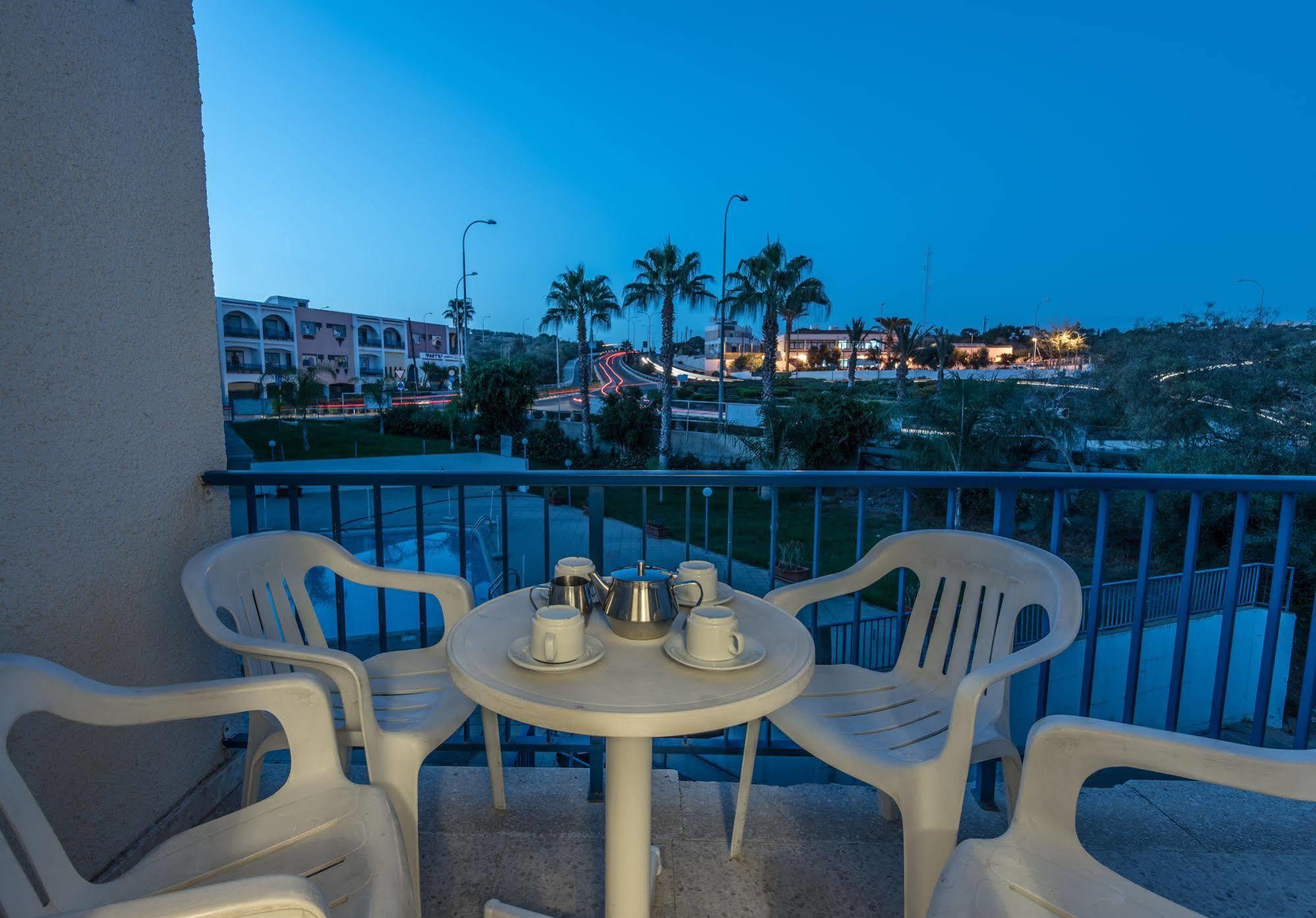 Cordelia Hotel Apartments 아이아 나파 외부 사진