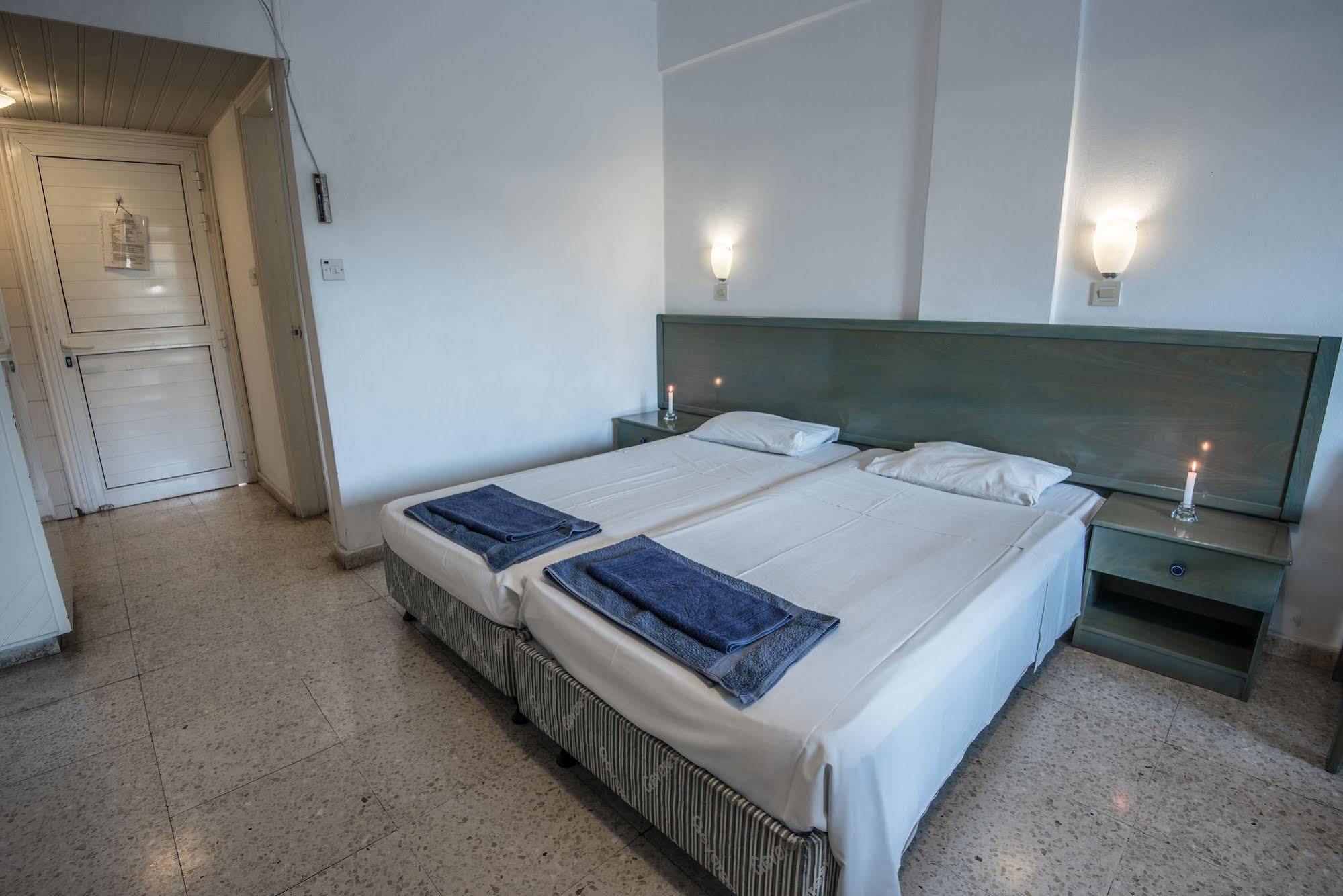Cordelia Hotel Apartments 아이아 나파 외부 사진